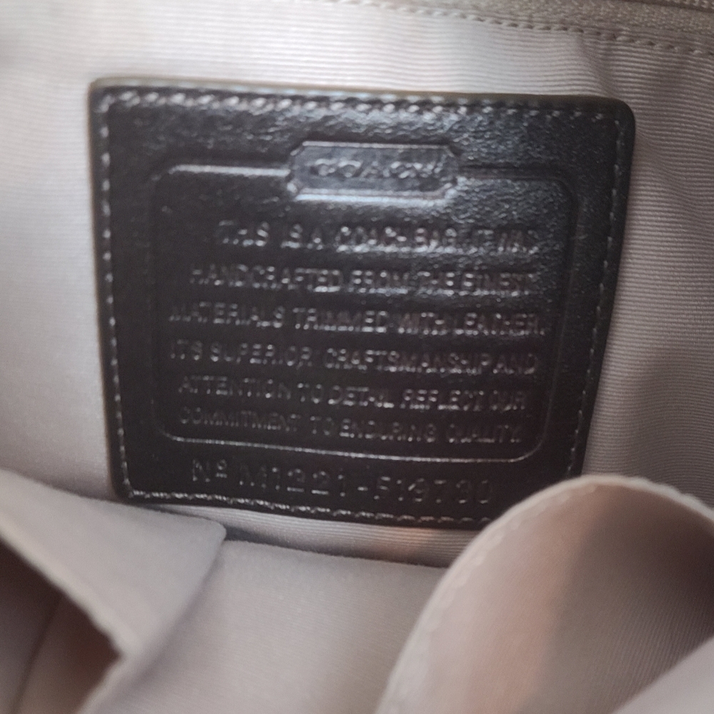 Coach Shoulder Bag - Picture 7 of 7